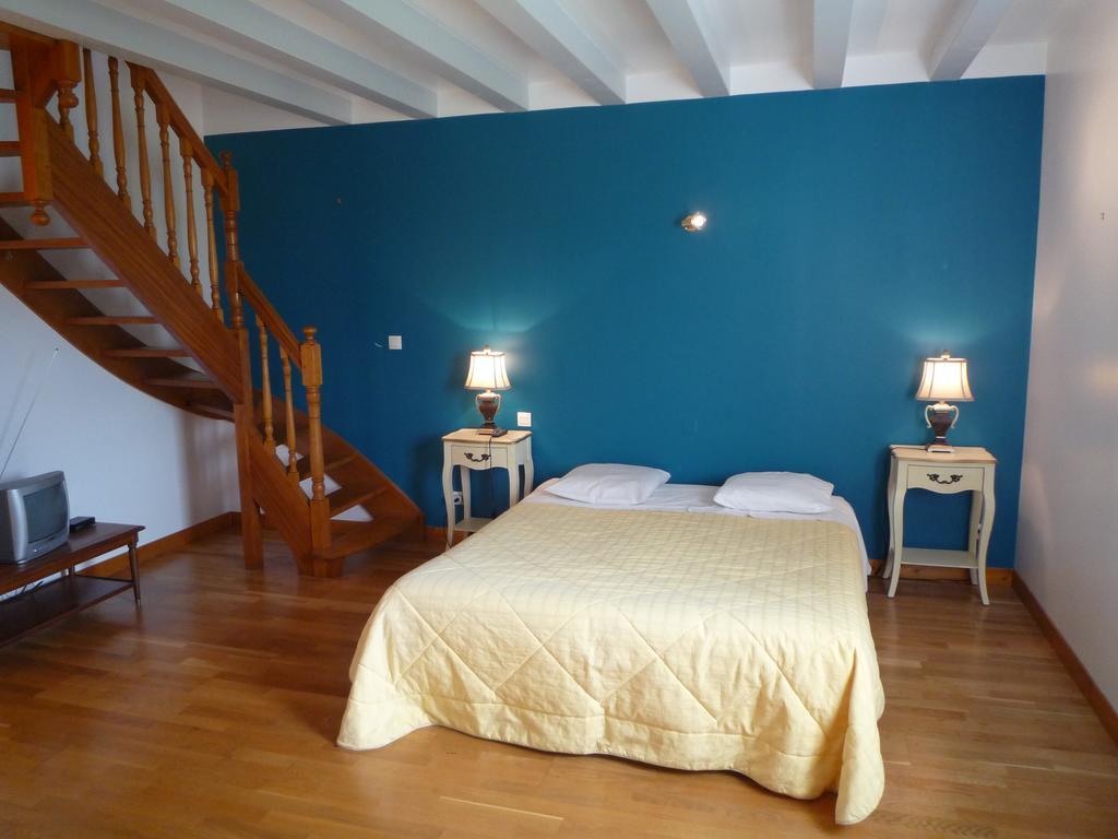 Le Petit Pont Hotel Moncé-en-Belin Eksteriør billede