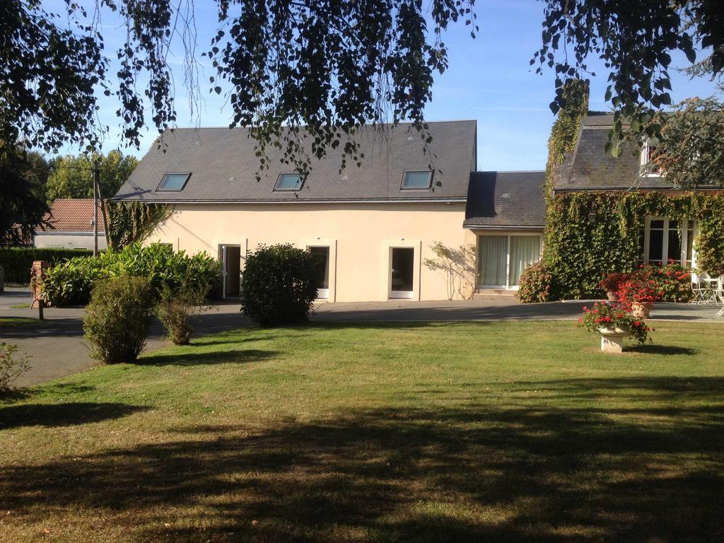 Le Petit Pont Hotel Moncé-en-Belin Eksteriør billede